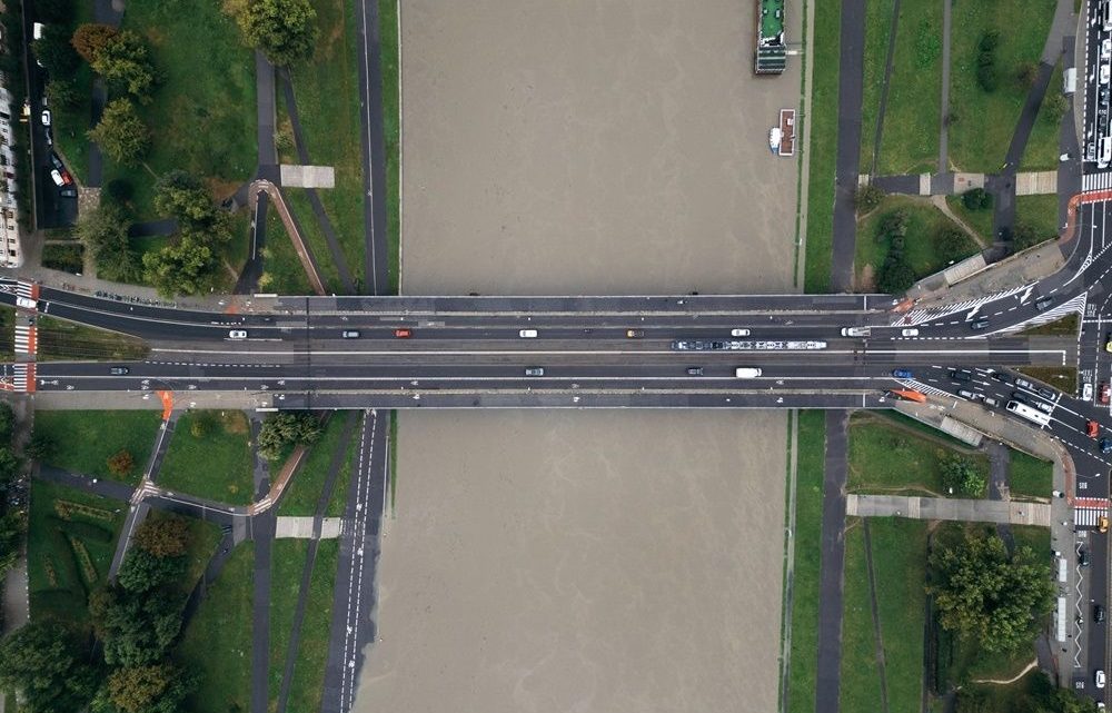 Marszałek wyraził uznania dla wszystkich strażaków.