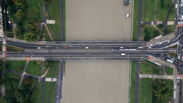 Marszałek wyraził uznania dla wszystkich strażaków.